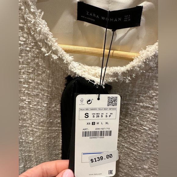 Zara boucle crop button blazer with bow- size small - Picture 3 of 8